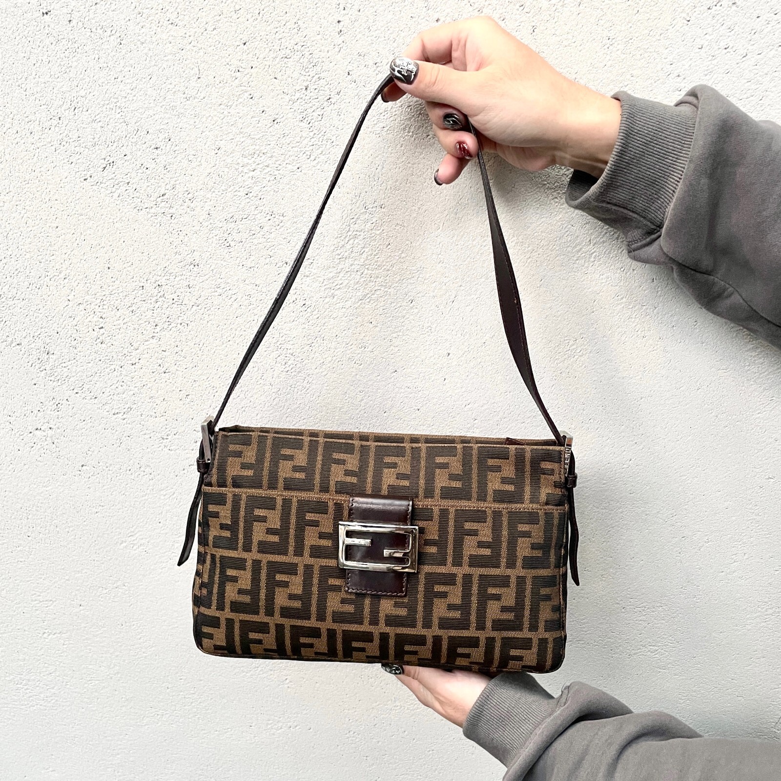 FENDI★Mamma Baguette ミディアムバッグ★税・送料込 28897912_58032975_1000.jpg