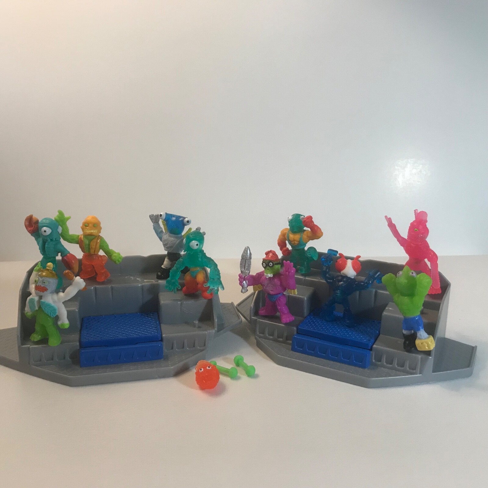 With 2 Stands