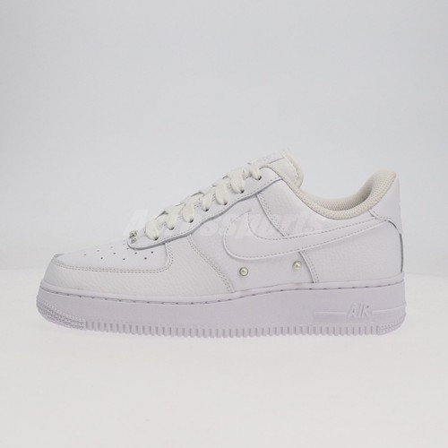 

Nike Wmns Air Force 1 07 SE BOTH FEET DISCOLORATION Женская обувь US7.5 DQ0231-100, Белый, Wmns Air Force 1 07 Se