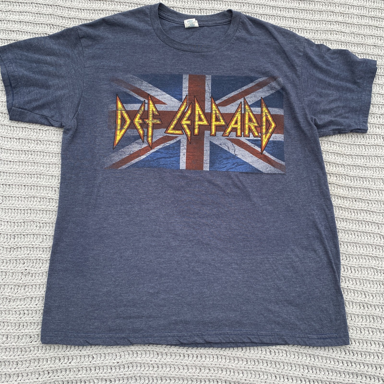 Def Leppard グラフィックTシャツ Mサイズ ブラックメイドインUSA Amazon.com: Def Leppard Rock Band 1983 Pyromania US Tour