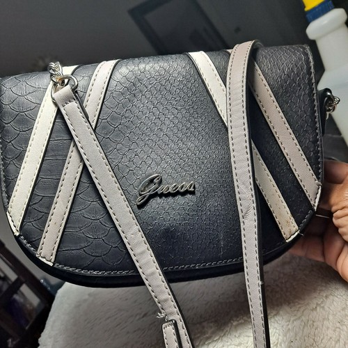 GUESSおしゃれバック バッグ | GUESS(ゲス) JAPAN 公式オンラインストア | GUESS