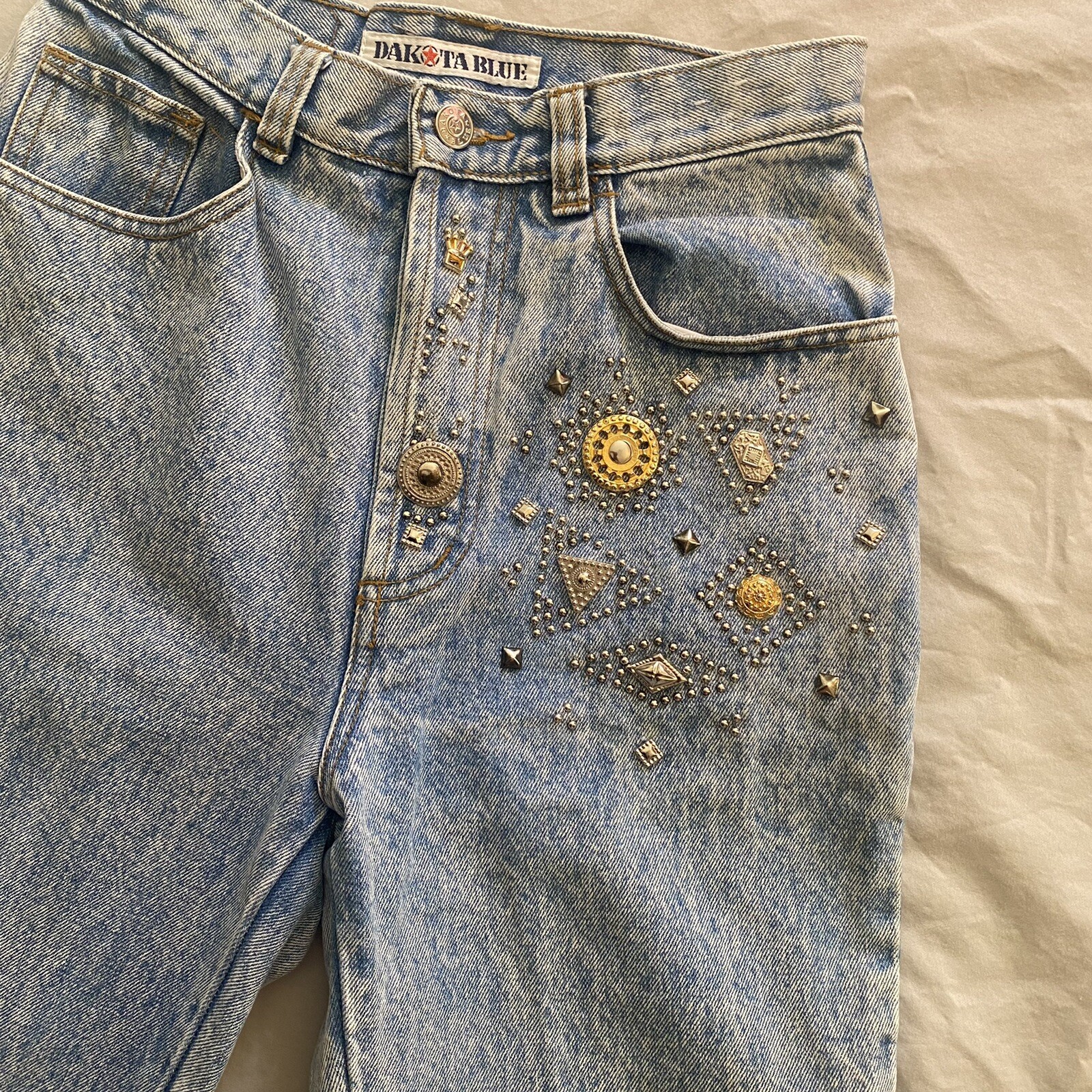 デニム・ジーパン LCDC : 25SS / BLUE WASHED DART DETAIL DENIM (BLUE) Dakota Blue Acid Wash High Waisted Jeans Bedazzled With