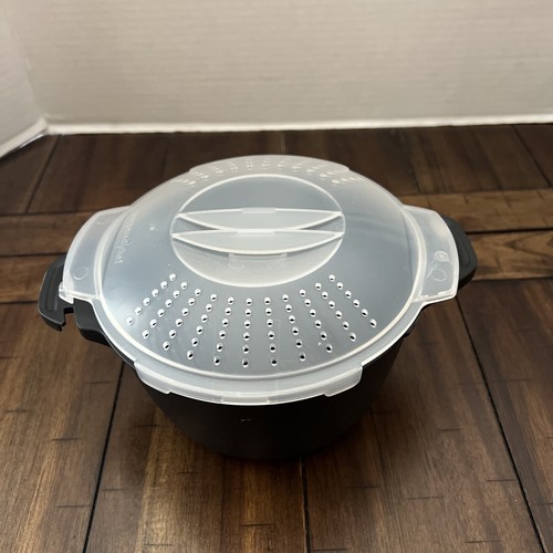 f. Pampered Chef 2 QT MICROCOOKER® Microwave Pot