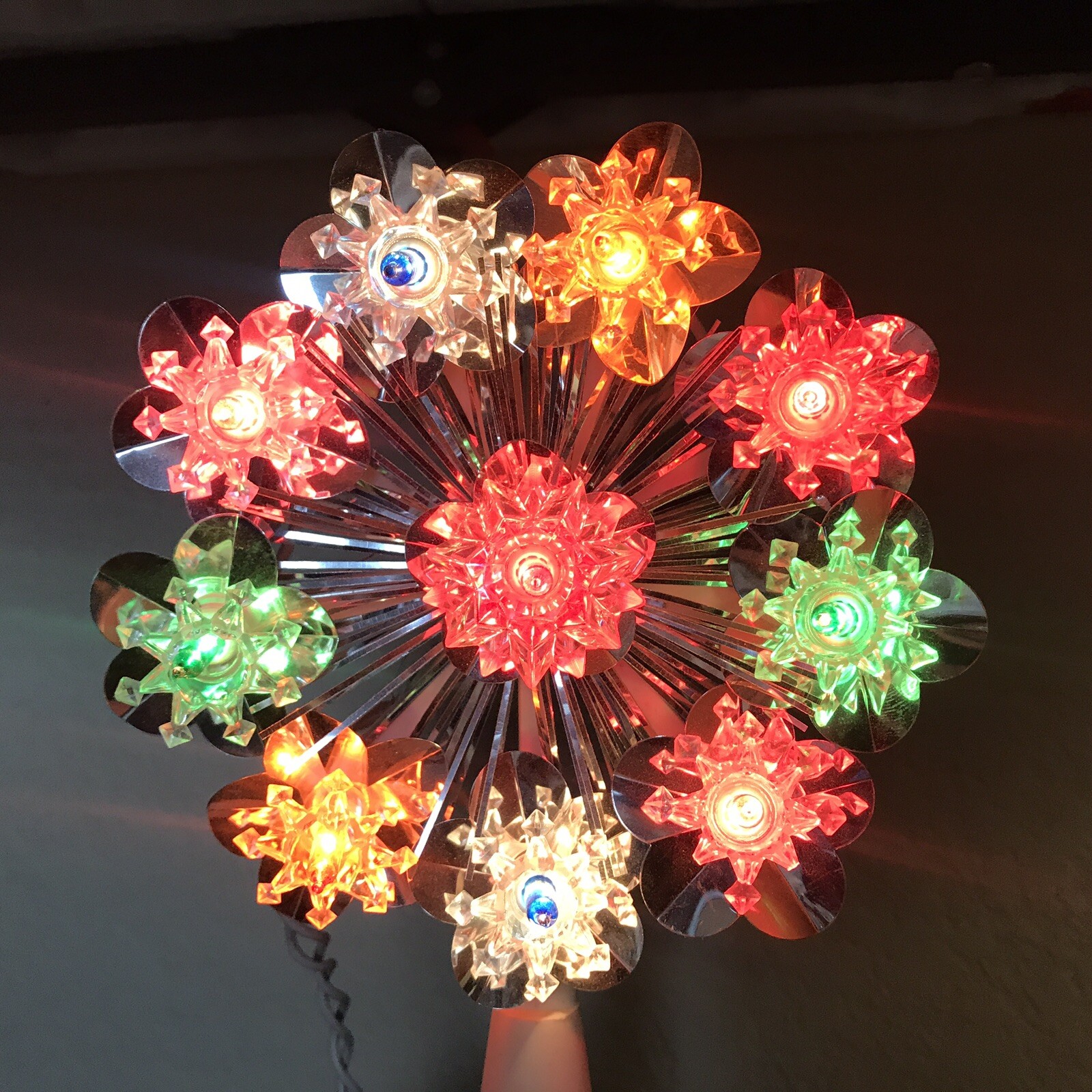VINTAGE CHRISTMAS TREE LIGHTED JEWELED TOPPER 10 MULTI COLOR LIGHTS IN EUC!
