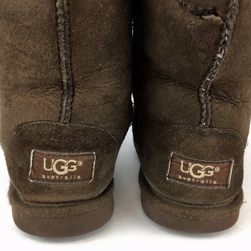 Child's UGG's Chocolate Brown Sz 2 Leather w/ Genuine Sheepskin Lining, Pre-Owne