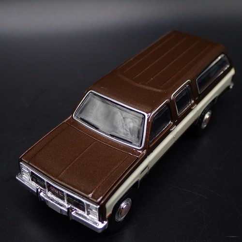 1973-1991 GMC SUBURBAN SQUAREBODY RARE 1/64 SCALE COLLECTIBLE DIECAST MODEL CAR 1973-1991 GMC SUBURBAN SQUAREBODY RARE 1/64 SCALE COLLECTIBLE DIECAST MODEL CAR