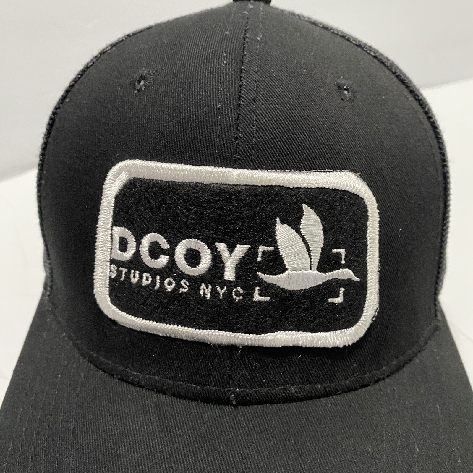 NYC Hat Dcoy Studios NYC Mesh Snapback Cap Black KV Sports Preowned-HAS FLAWS