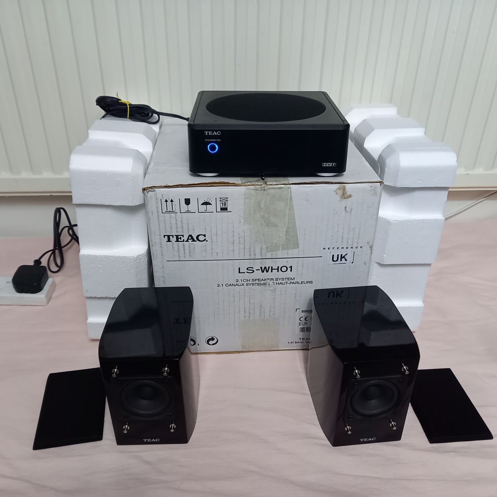 black desktop 2.1 Speaker System 2 speakers + ACTIVE