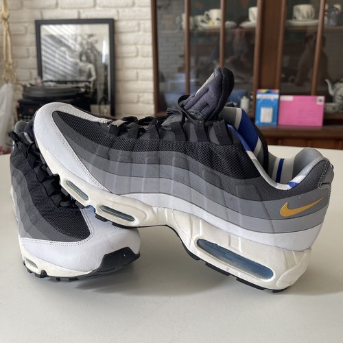 NIKE AIR MAX 23.5センチ エアマックス レディーススニーカー 23.5」の人気商品一覧