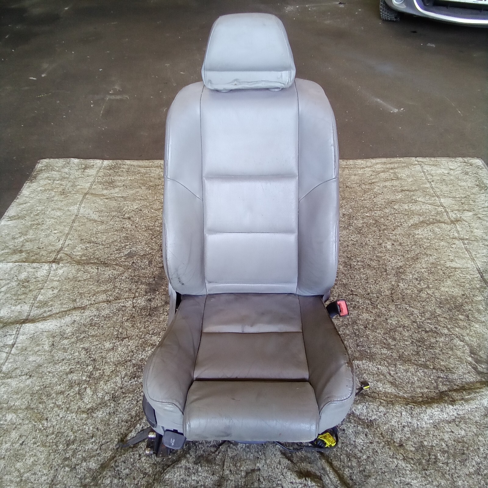 BMW E60 E61 2004-2010 5 Series Driver/Right/OS Front Grey Leather Seat