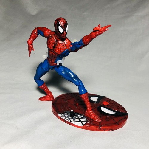 2001 Marvel Legends Classics Toybiz Spider-Man w/ Round Red