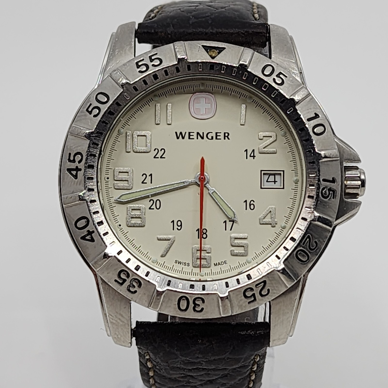 WENGER手巻時計 Wenger Model 7261X Men's Watch White Dial And Black Leather Band