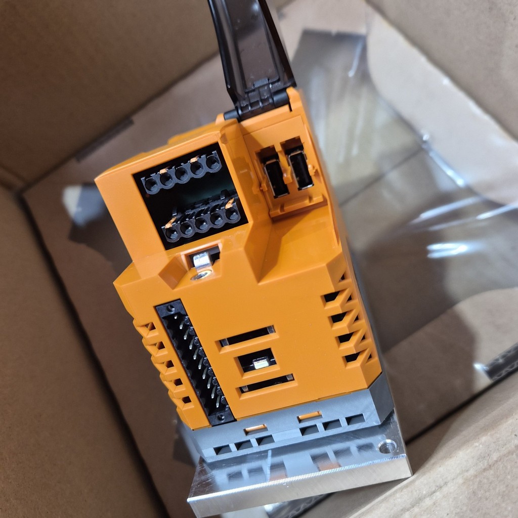 B&R Acopos 80SD100XD.C0XX-01 Rev. N3 Servo Driver — 7