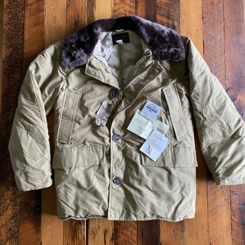 VINTAGE DEADSTOCK 70s EDDIE BAUER DOWN STADIUM PARKA JACKET VINTAGE DEADSTOCK 70s EDDIE BAUER DOWN STADIUM PARKA JACKET