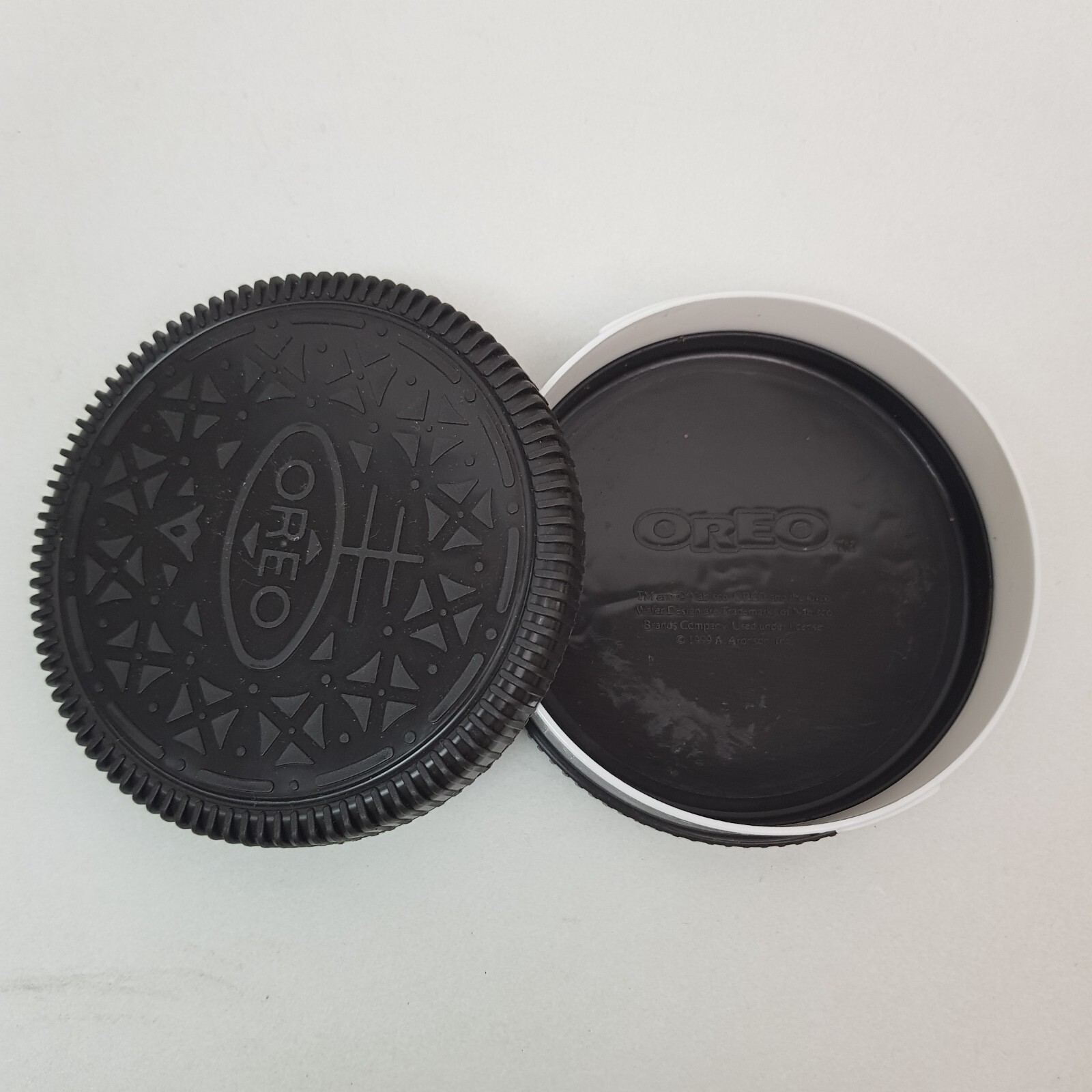 Vintage Nabisco OREO Cookie Shaped Container Holder Twist