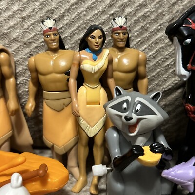 13 Pc Vtg 1990's Disney POCAHONTAS Action Figures / Toys Disney and Burger King
