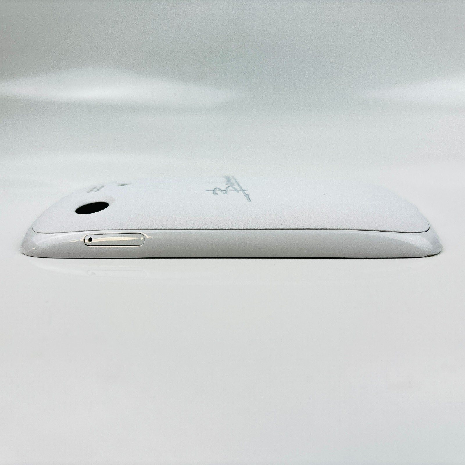 BALMUDA Phone White A101BM 5G 128GB AndroidOS SIM Free