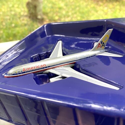 Gemini Jets 1:400 American Airlines Boeing 767-200 GJAAL1136 Gemini Jets 1:400 American Airlines Boeing 767-200 GJAAL1136