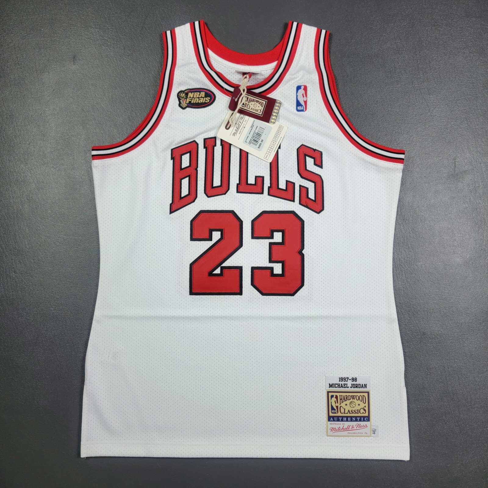 バスケットボール Mitchell &amp; Ness - Michael JORDAN 1997/98 Finals Jersey Men's Michael Jordan Red Chicago Bulls 1997/98 Authentic Jersey