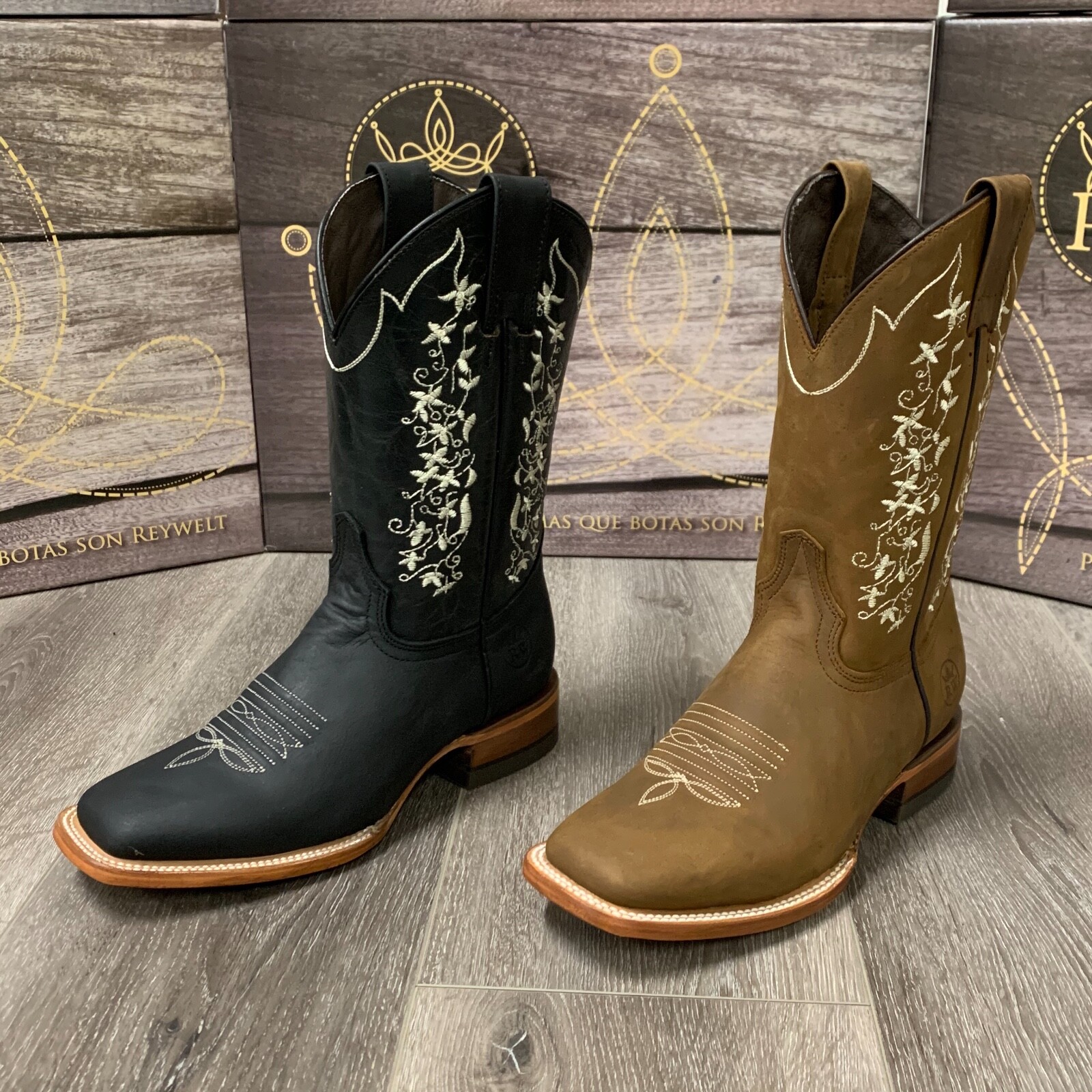 靴 VTMNTS 22AW ANKLE COWBOY Boots Buy VTMNTS men black leather cowboy ankle boots for $740