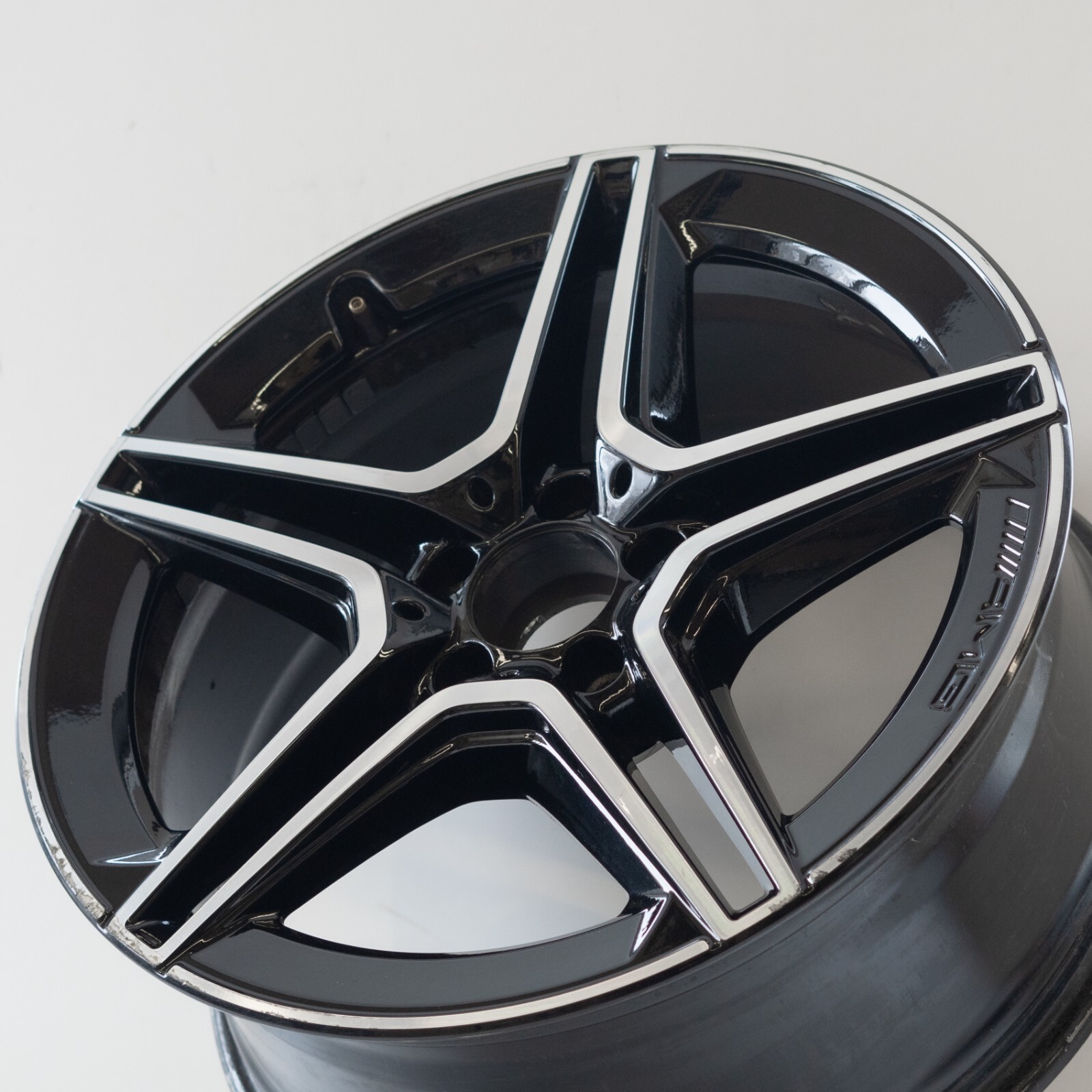 AMG19インチ⭐️CLS450純正⭐️CLS220d⭐️W257⭐️稀少色！ブラポリ⭐️ 楽天市場】BBS CLSクラス CLS220d SPT C257 18y〜 RI-D 19インチ