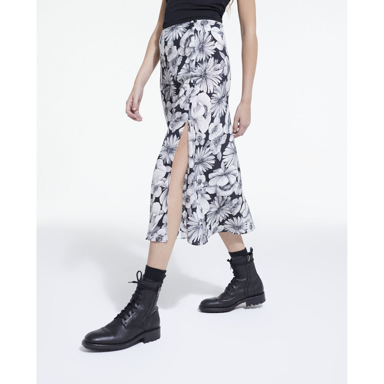 ★COYSEIO★【送料0/関税0】 FLOWER PINTUCK SKIRT 2colors FLOWER PINTUCK SKIRT CHARCOAL - coyseio