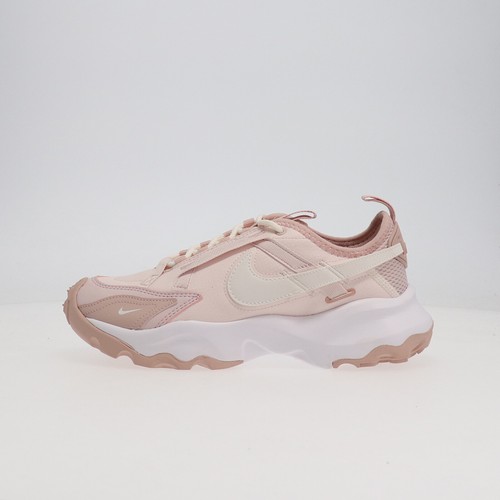 

Nike Wmns TC 7900 PRM 2 ОБЕЗЦВЕТАНИЕ ЛЕВОЙ НОГИ ДЕФЕКТ ПЯТКИ Женщины US7 DZ2756-611, Розовый, Wmns Tc 7900 Prm 2