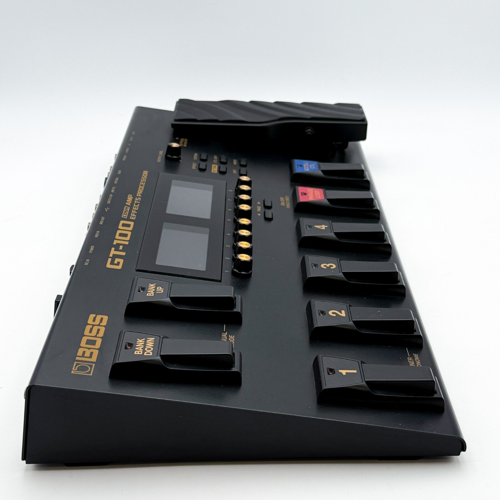 Boss GT-100 Multi-Effects Processor Guitar Effect Pedal Good