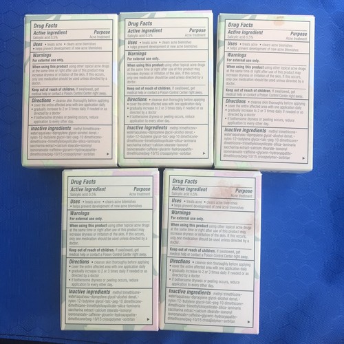 New in Box Clinique Acne Solutions Liquid Makeup --07 Fresh Golden  1 OZ / 30ML