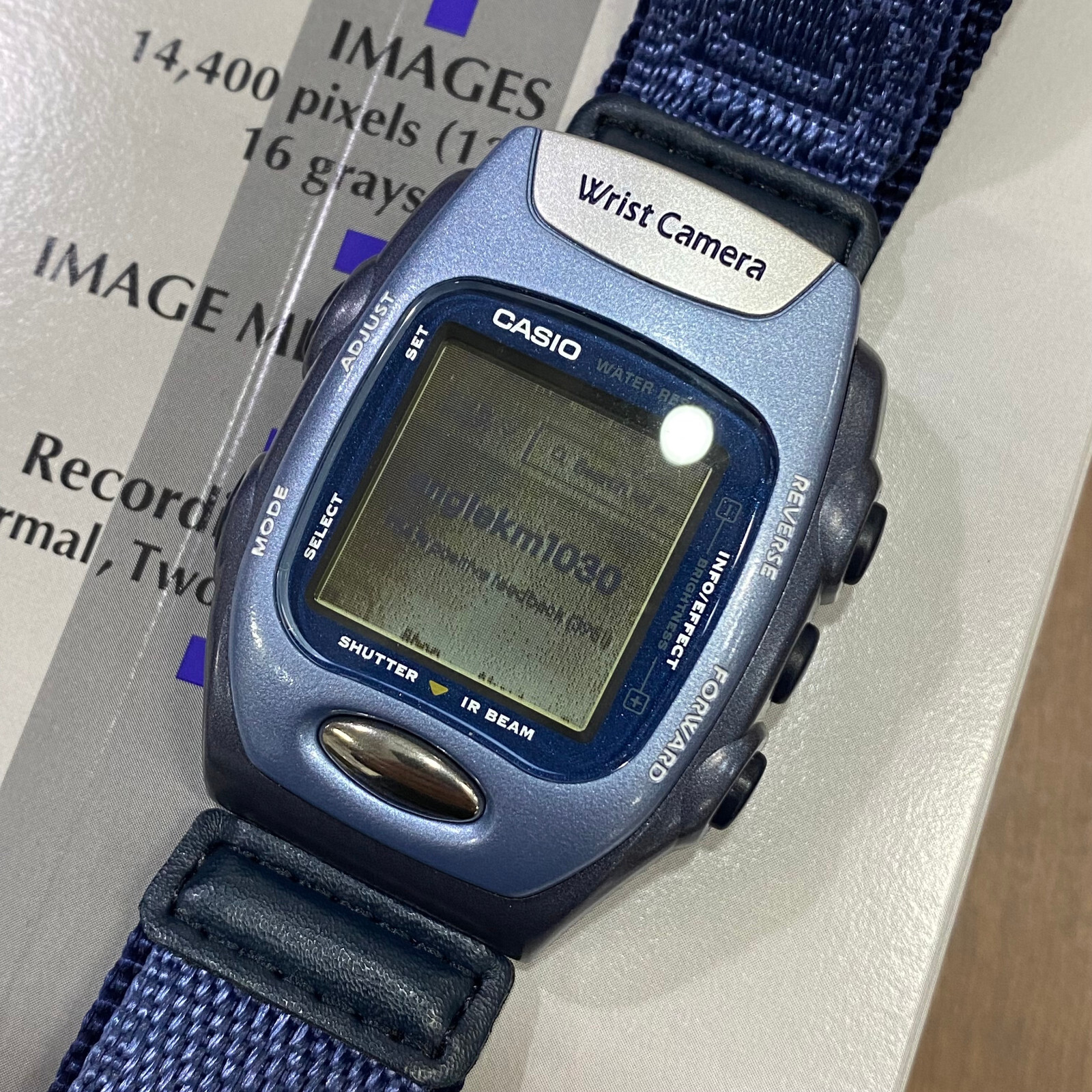 Pre-owned Casio Wqv-2b-2dr Wrist Camera Digital Watch Rare Vintage In Box