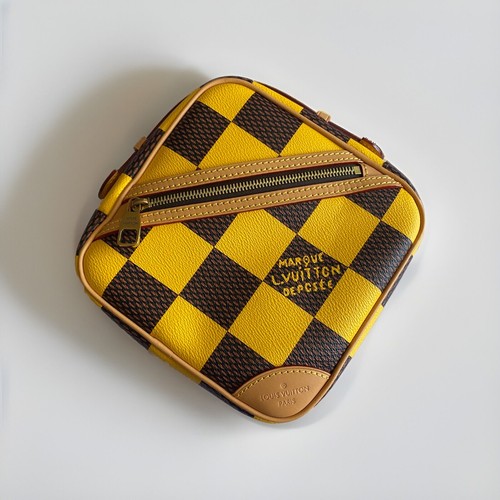 ヴィトン LOUIS VUITTON チェス　ファレル　メッセンジャー　ダミエ LOUIS VUITTON✨ ファレル・ウィリアムス新作バッグ チェス
