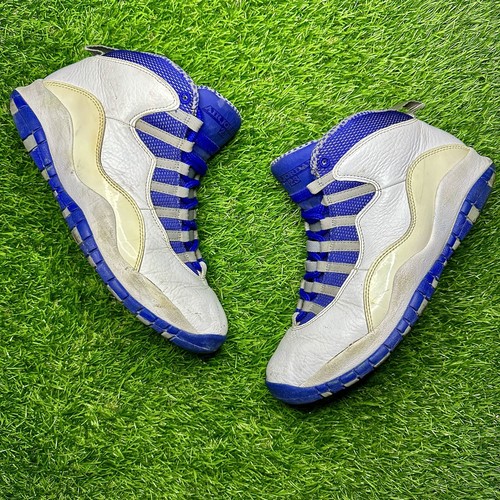 retro 10 white and blue