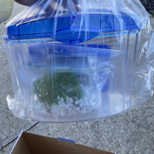 Aqueon Betta Fish Tank Starter Kit, Half Gallon, Blue