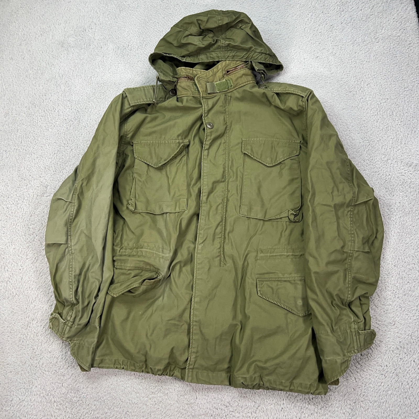 米軍放出品‼️防寒着ALPHA INDUSTRIES,INC. VINTAGE Military Jacket Mens Medium Alpha Industries Cold
