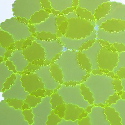 Round Ruffle Edge Vinyl Shape 1.5'' Yellow Go Go Fluorescent Edge Glow