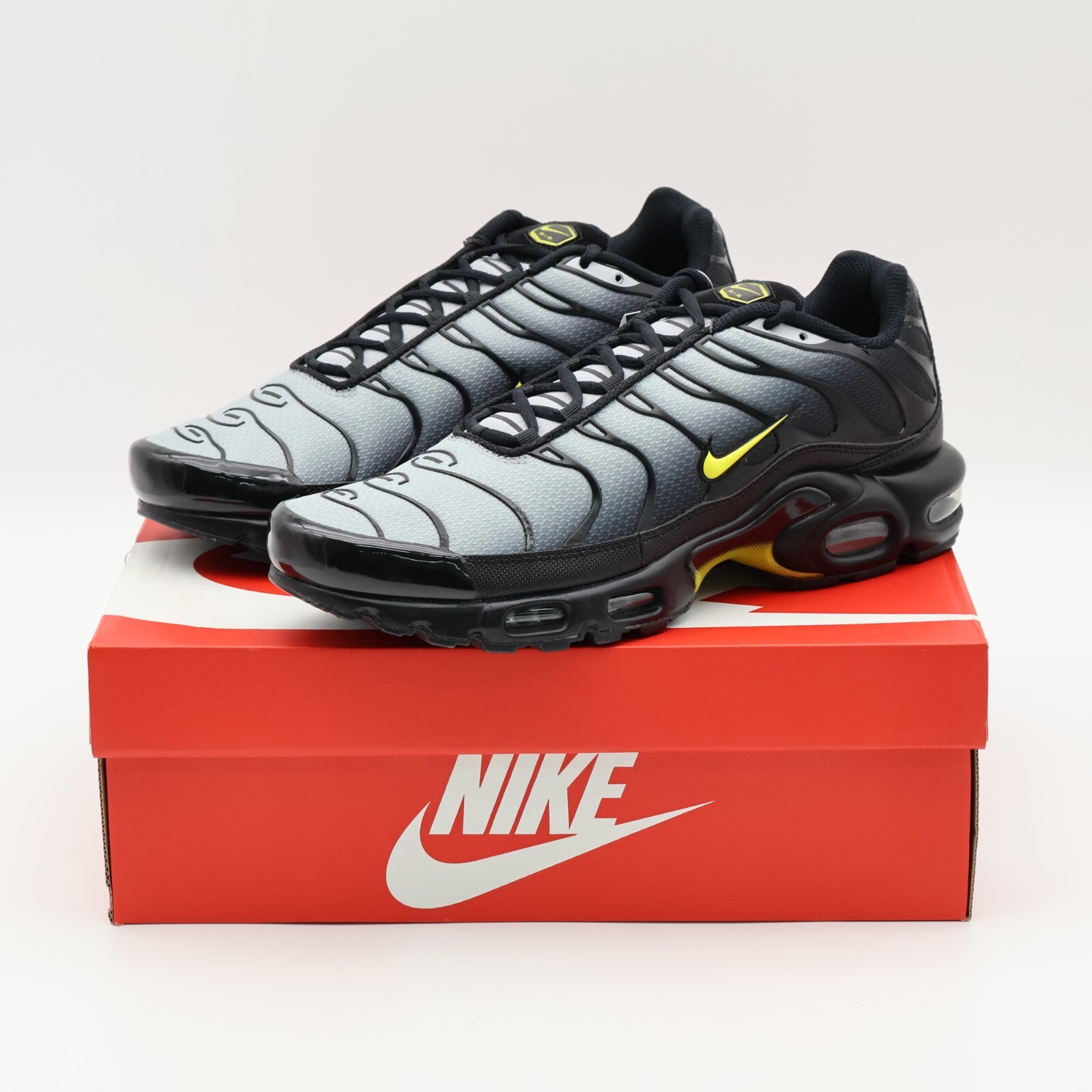 ★Nike★ Air Max Plus M Black Wolf Grey Opti Yellow DM003201 Nike Air Max Plus Wolf Grey Opti Yellow DM0032-012