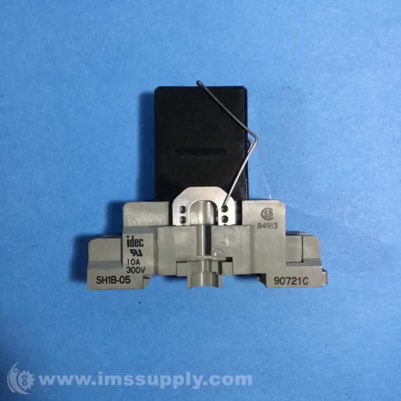 Idec Sh1b-05 Relay Socket, Din Rail, Screw, 5 Pins, 10 A, 250 V 4038