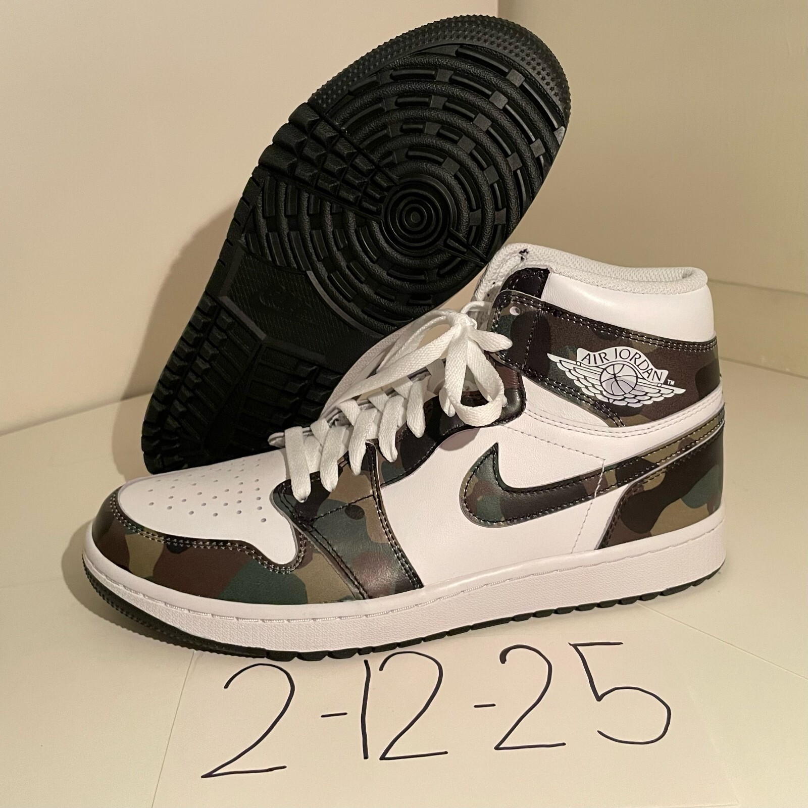Nike Air Jordan 1 Retro High Camo Golf Shoes (Men's size: 10 Nike Air Jordan 1 Retro High Camo Golf Shoes (Men's size: 10