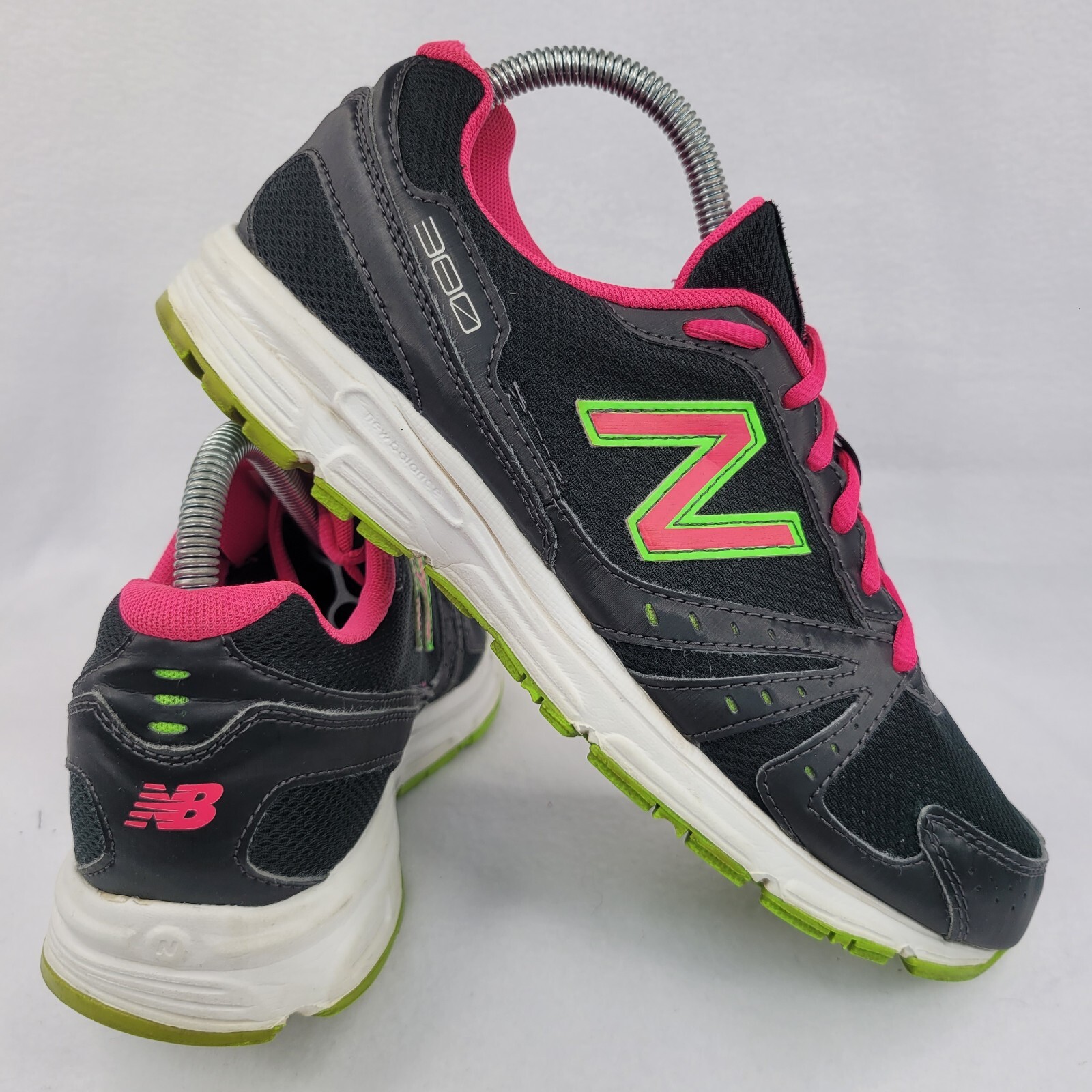 いいね!!☆New Balance Women☆ Black & Exuberant Pink 247S _57.JPG?set_id=880000500F
