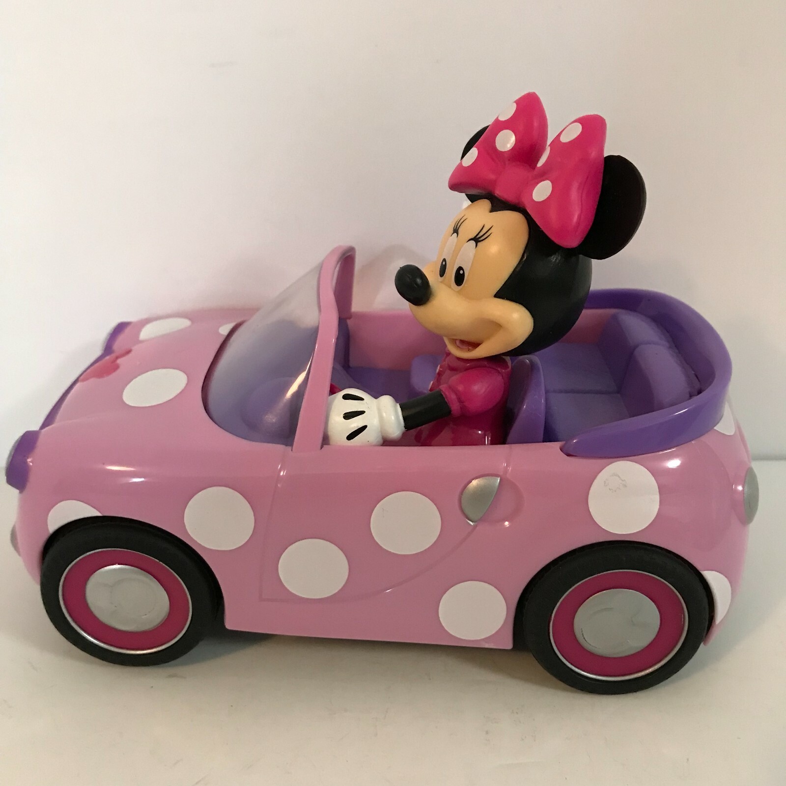ミニカー Retro Tin Toy Minnie Mouse Racing Car. Retro Tin Toy Minnie Mouse Racing Car.