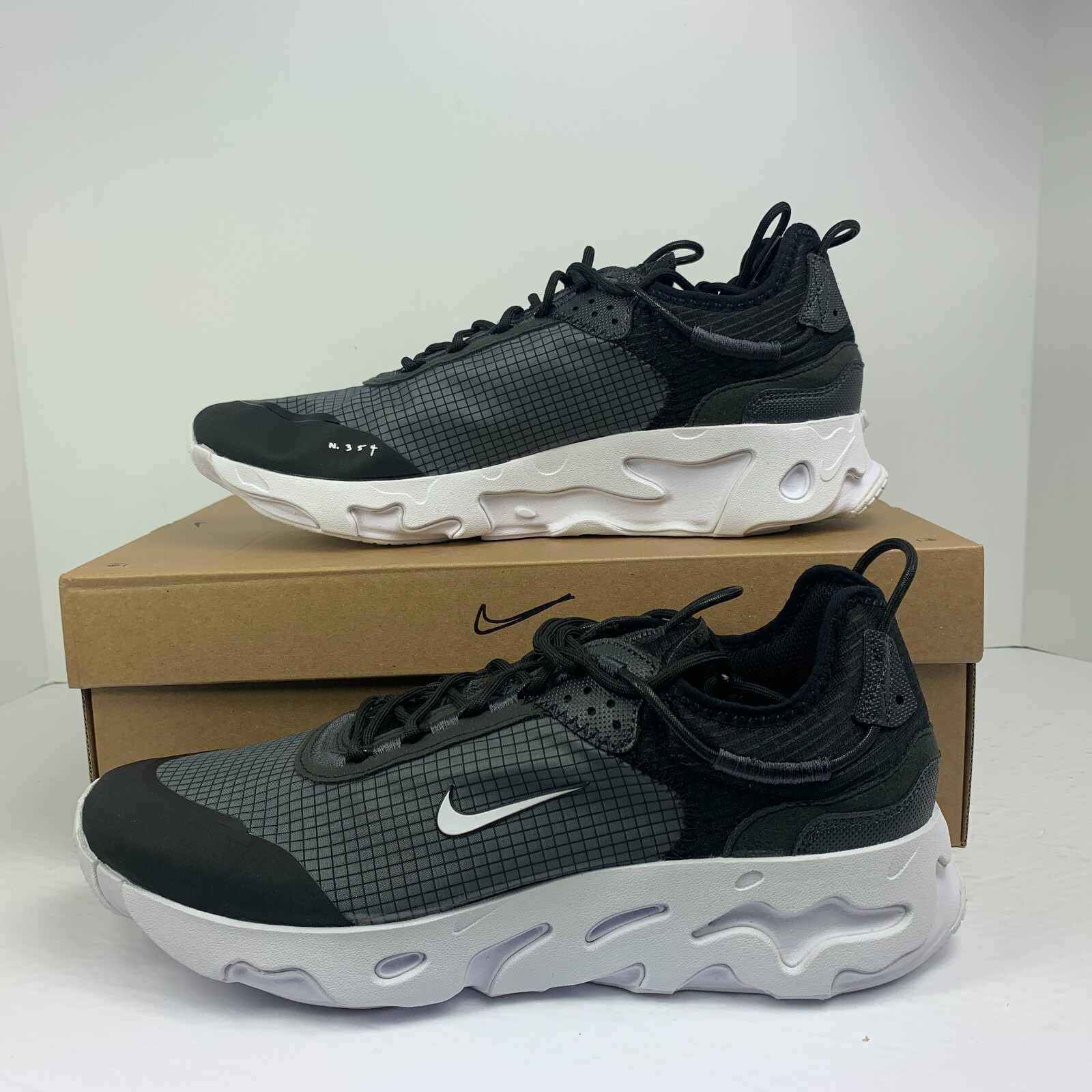 New Nike React Live GS Black White Smoke Grey Classic Shoes