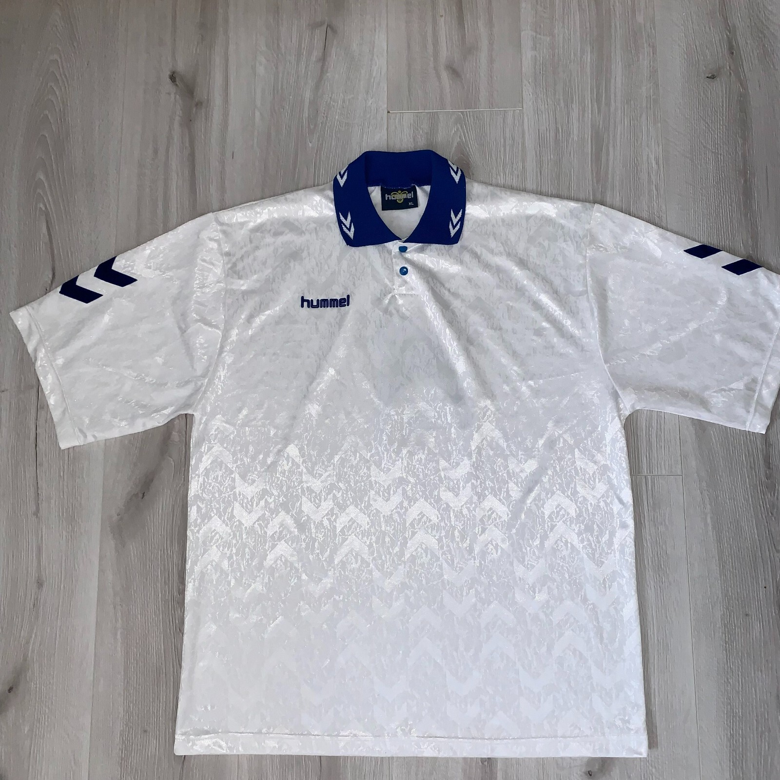 HUMMEL 90s FOOTBALL SHIRT SOCCER JERSEY VINTAGE #4 sz XL MEN HUMMEL 90s FOOTBALL SHIRT SOCCER JERSEY VINTAGE #4 sz XL MEN