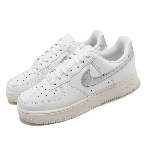 

Женские повседневные кроссовки Nike Wmns Air Force 1 07 ESS TRND Silver Swoosh White DQ7569-100, Белый, Wmns Air Force 1 07 Ess Trnd