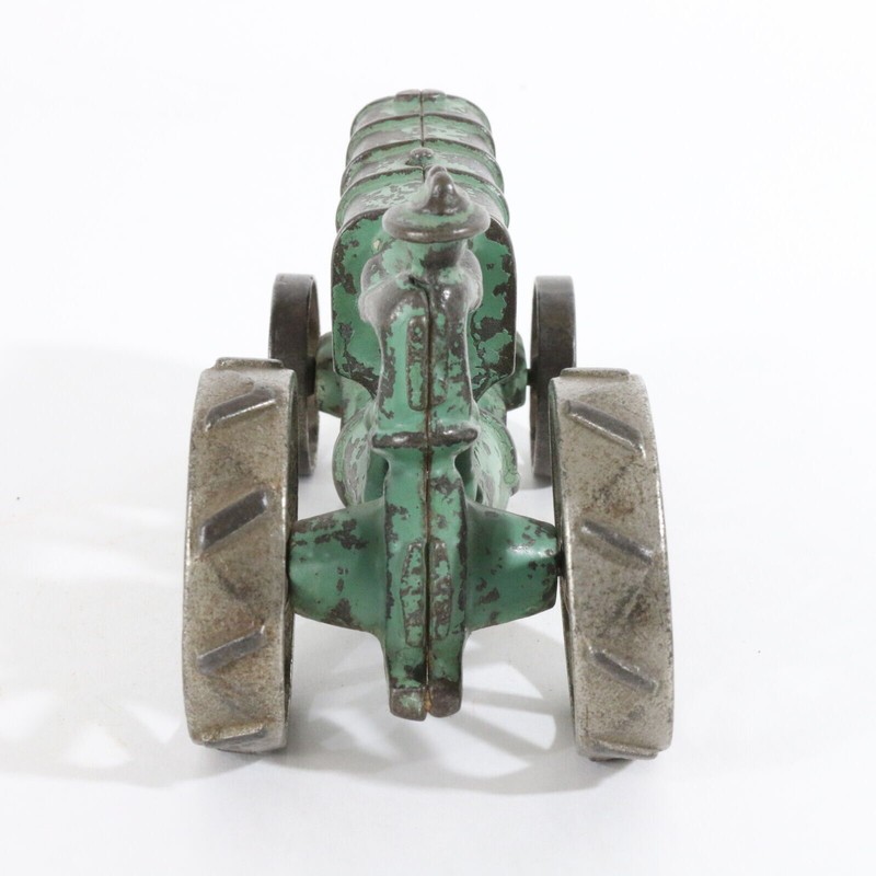 Antique Fordson Green Cast Iron Tractor Farm Model w/ Driver Hubley 5"