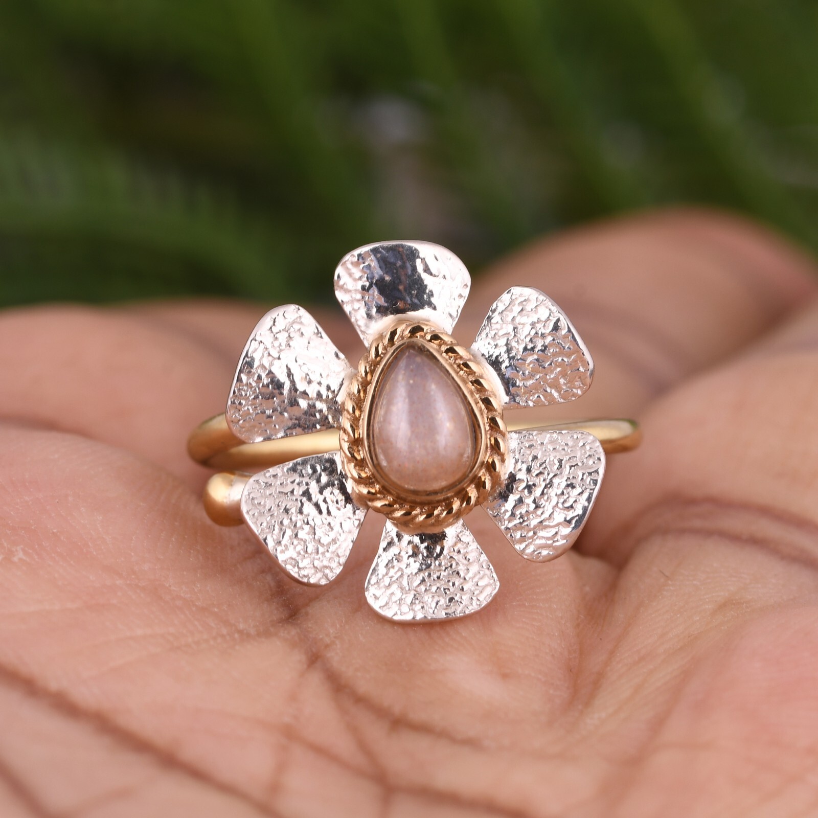 オジュール プレナイト&ペトロトルマリン　flower carving ring オジュール フラワーリング FLOWER CARVING RING - メルカリ