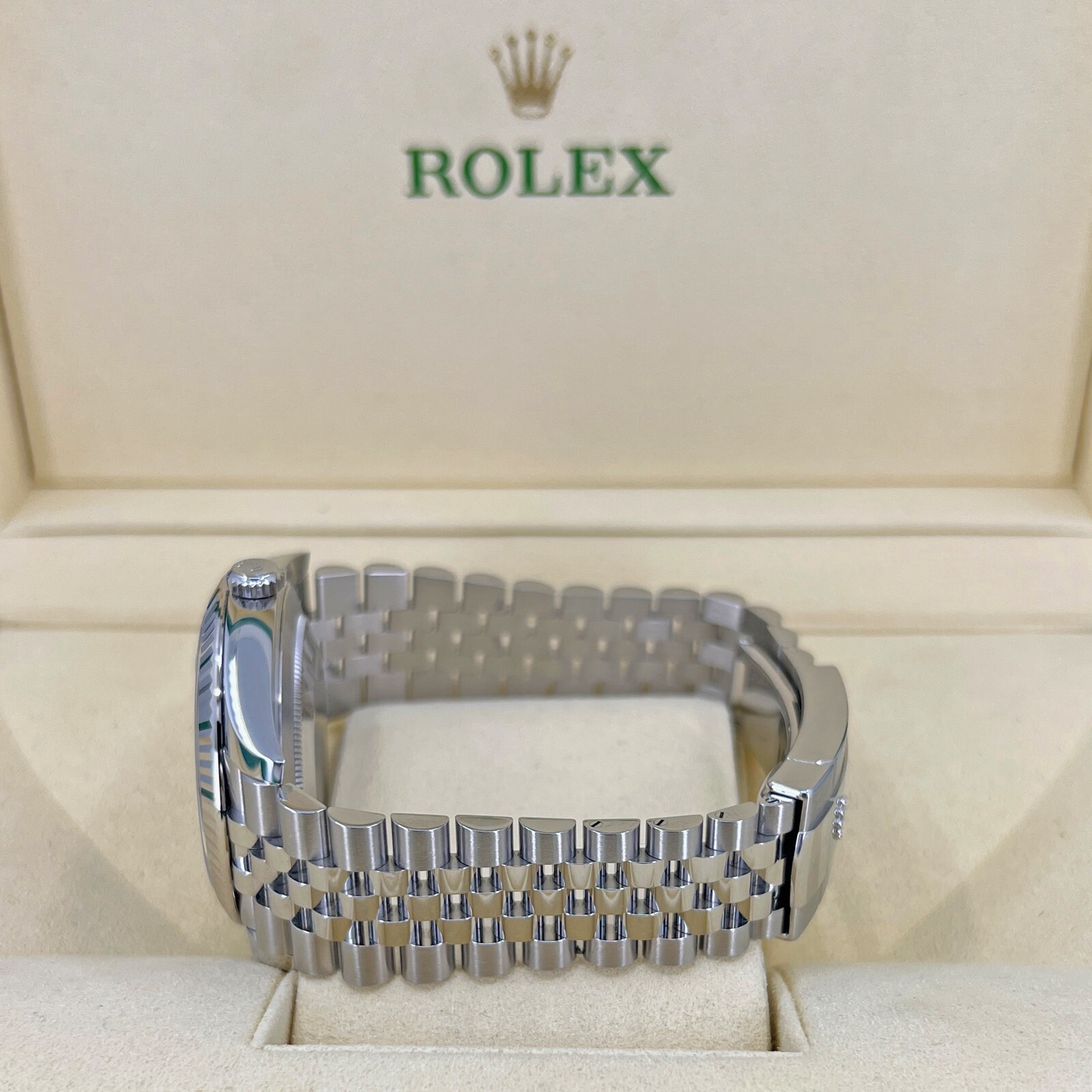 Pre-owned Rolex Datejust 41, Blue Dial, Jubilee, Ref 126334-0002, Unworn Complete 2023