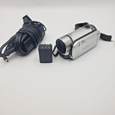 Canon FS200A Camcorder , Battery and Charger Bundle TESTED In Working Condition