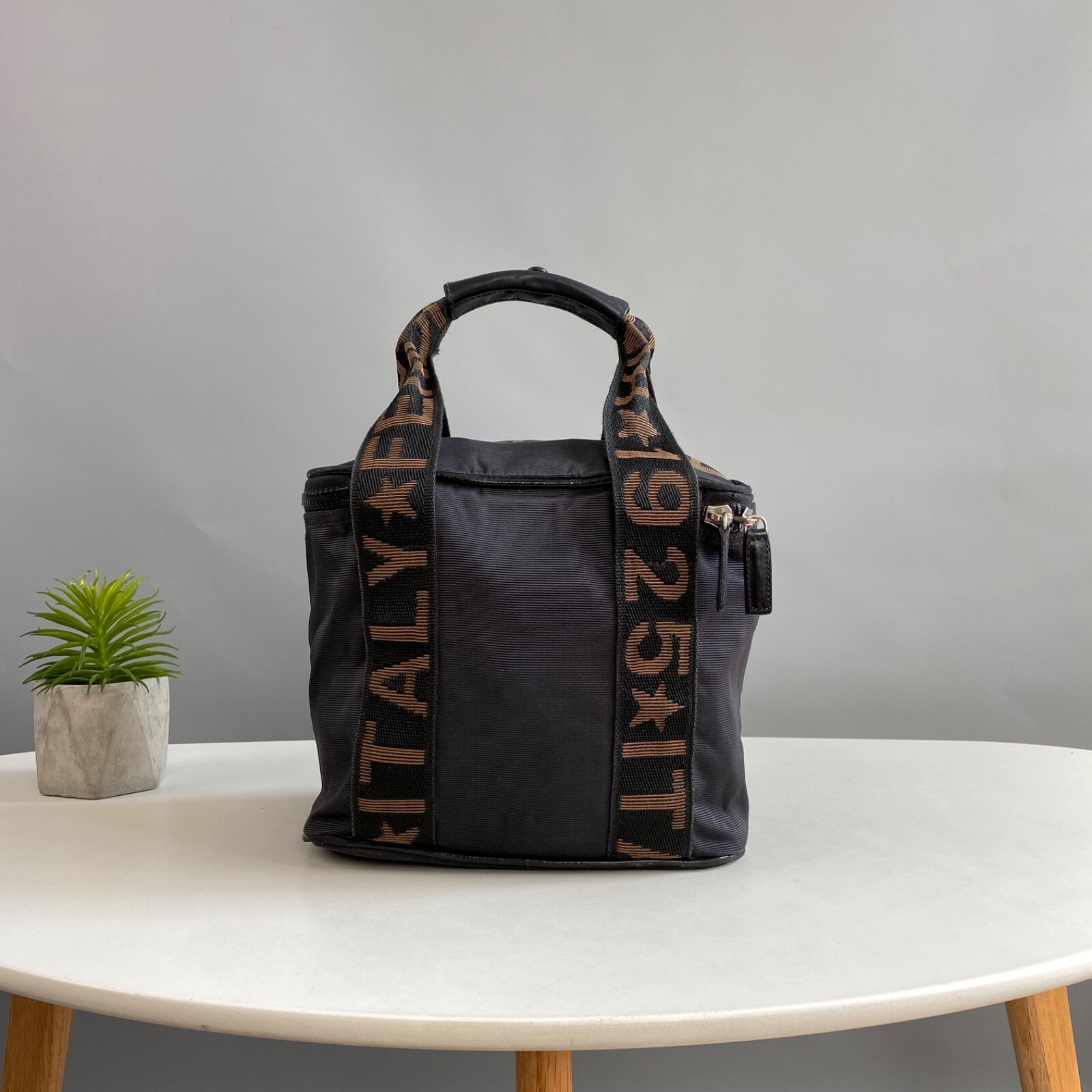 FENDI　綿毛布　グレー　ITALY 1925 FENDI 綿毛布 グレー ITALY 1925 - メルカリ