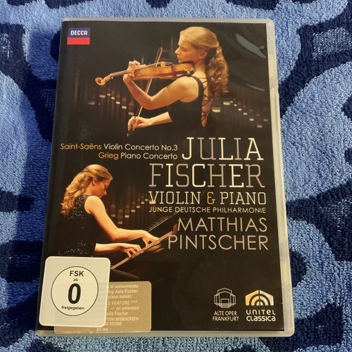 JULIA FISCHER 