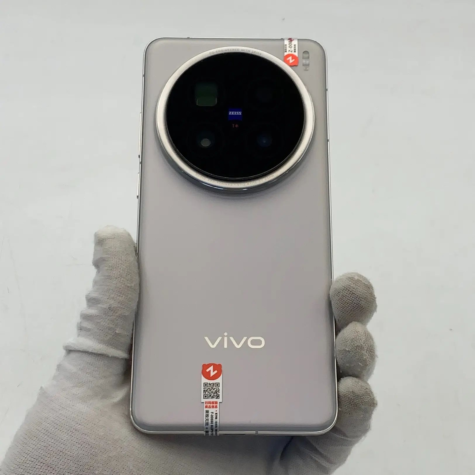 Vivo x200 pro チタンカラー 256gb 中国版 中古 美品 vivo X200 Pro